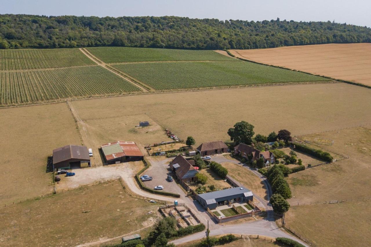 The Bull Pen By Bloom Stays Stalisfield Exterior photo